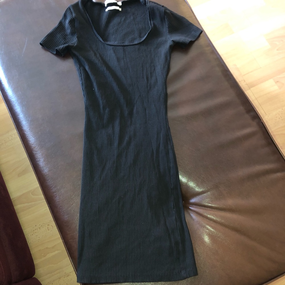 Stretchy ribbed black dress
